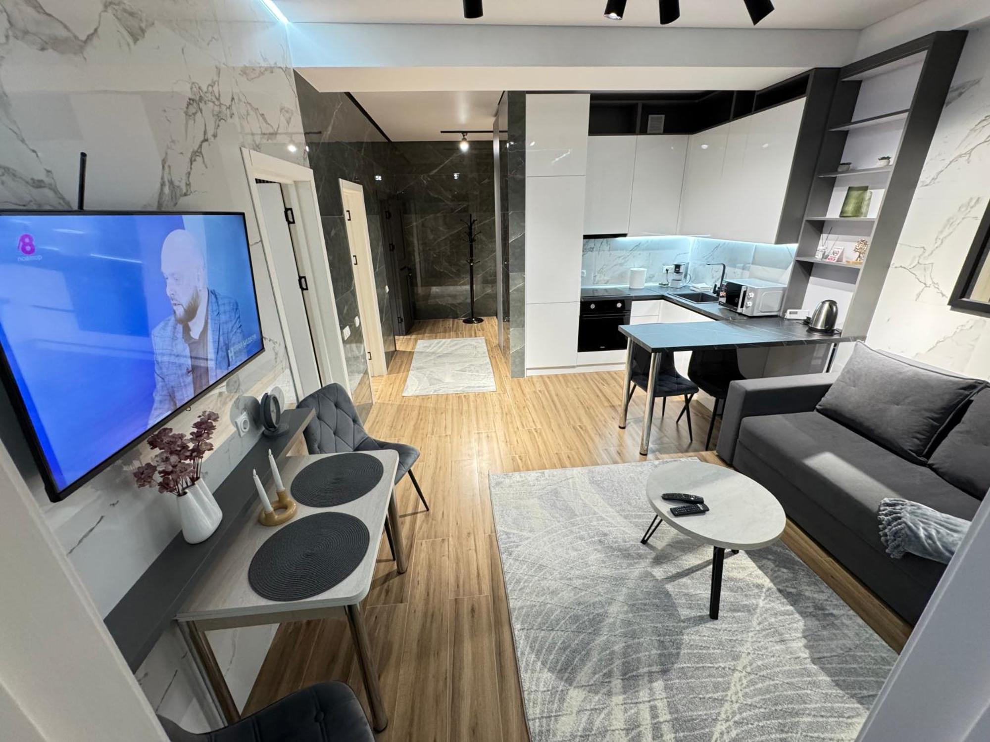 Rentnow New Lux Business In The Center