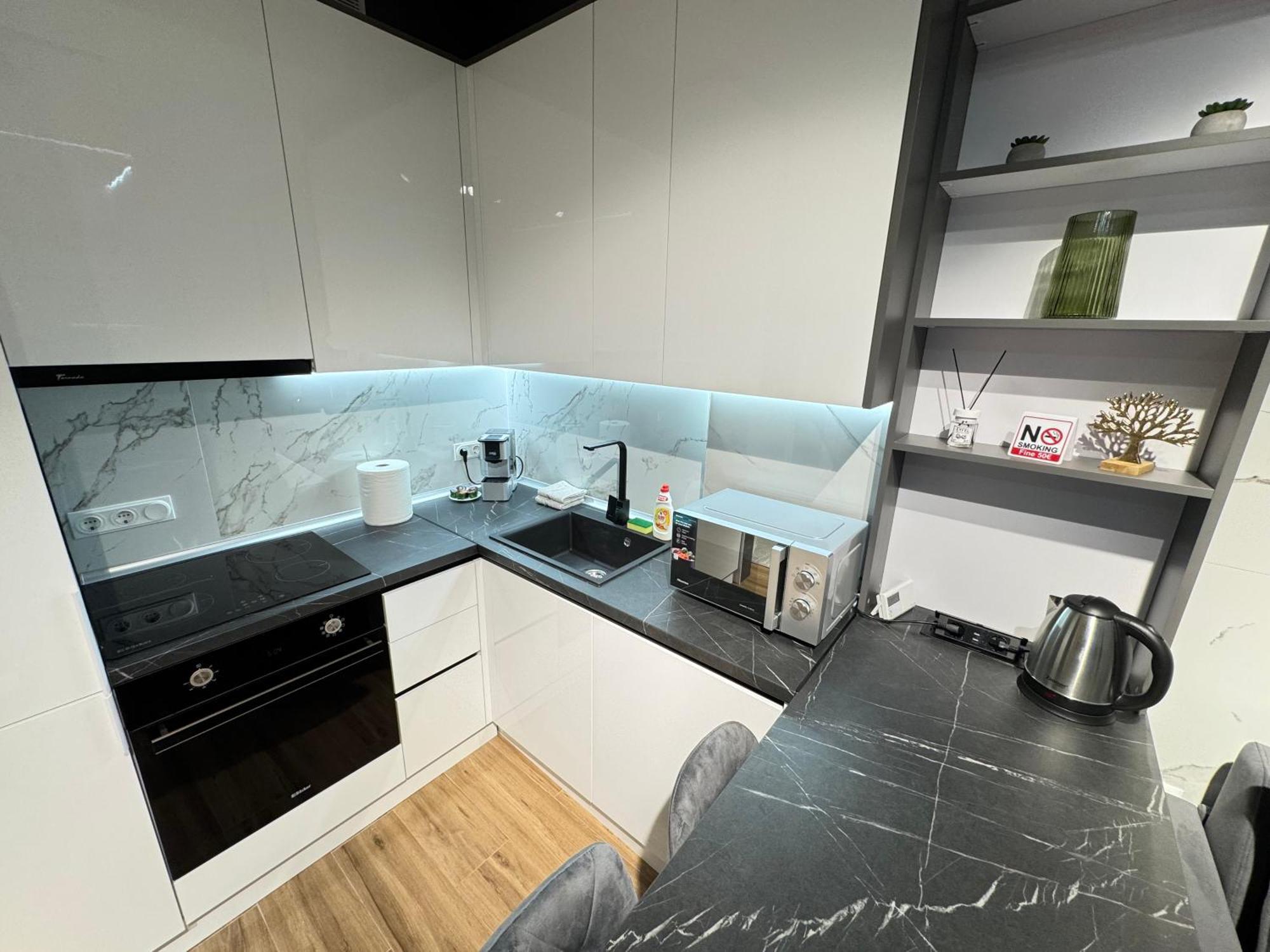 Rentnow New Lux Business In The Center