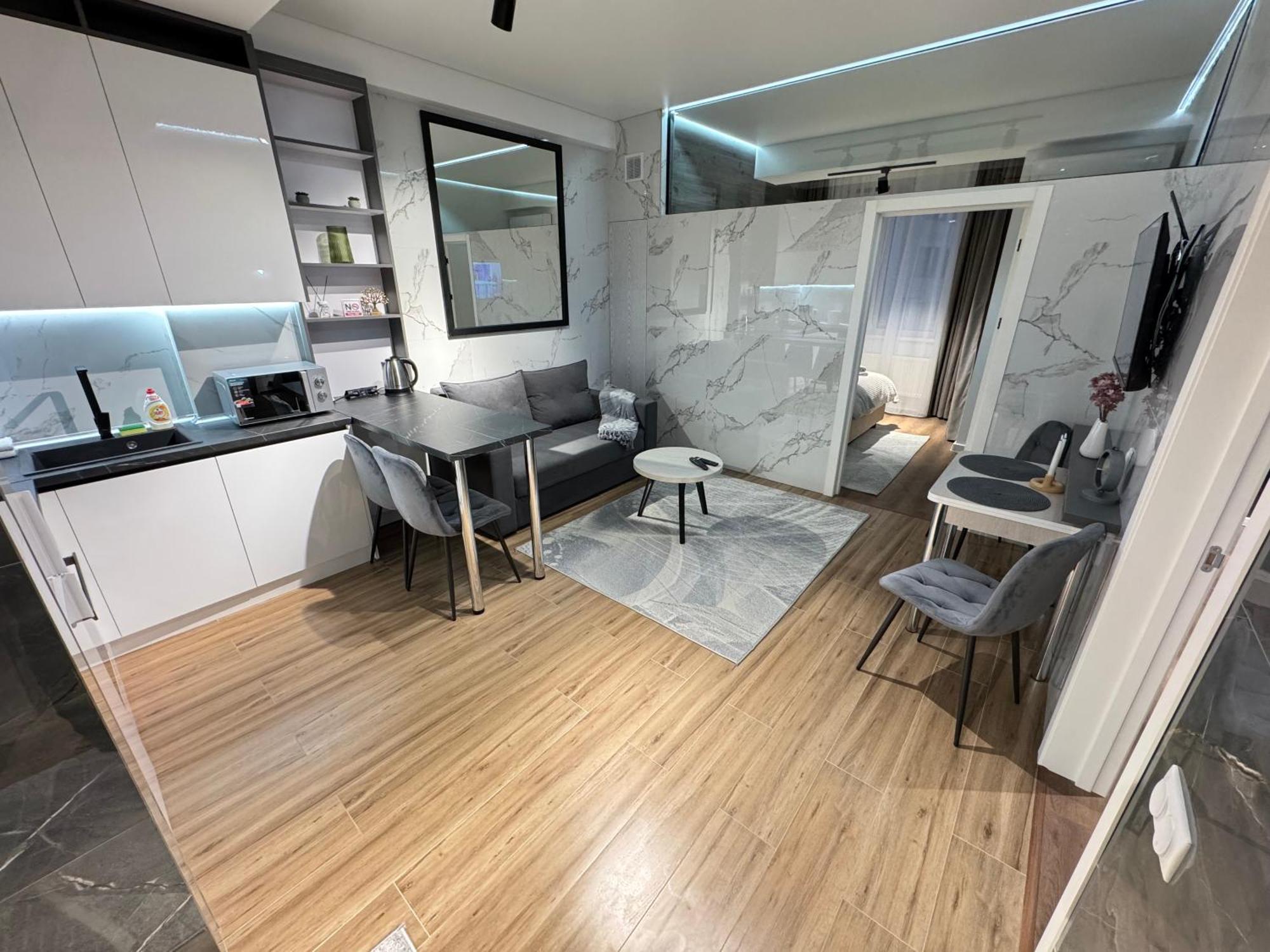 Rentnow New Lux Business In The Center Apartament *
