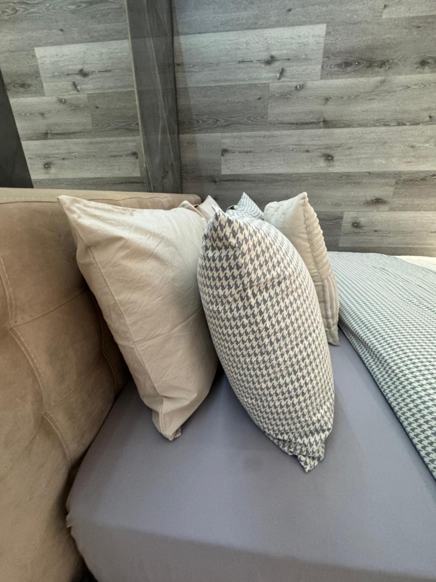 Rentnow New Lux Business In The Center Chisinau