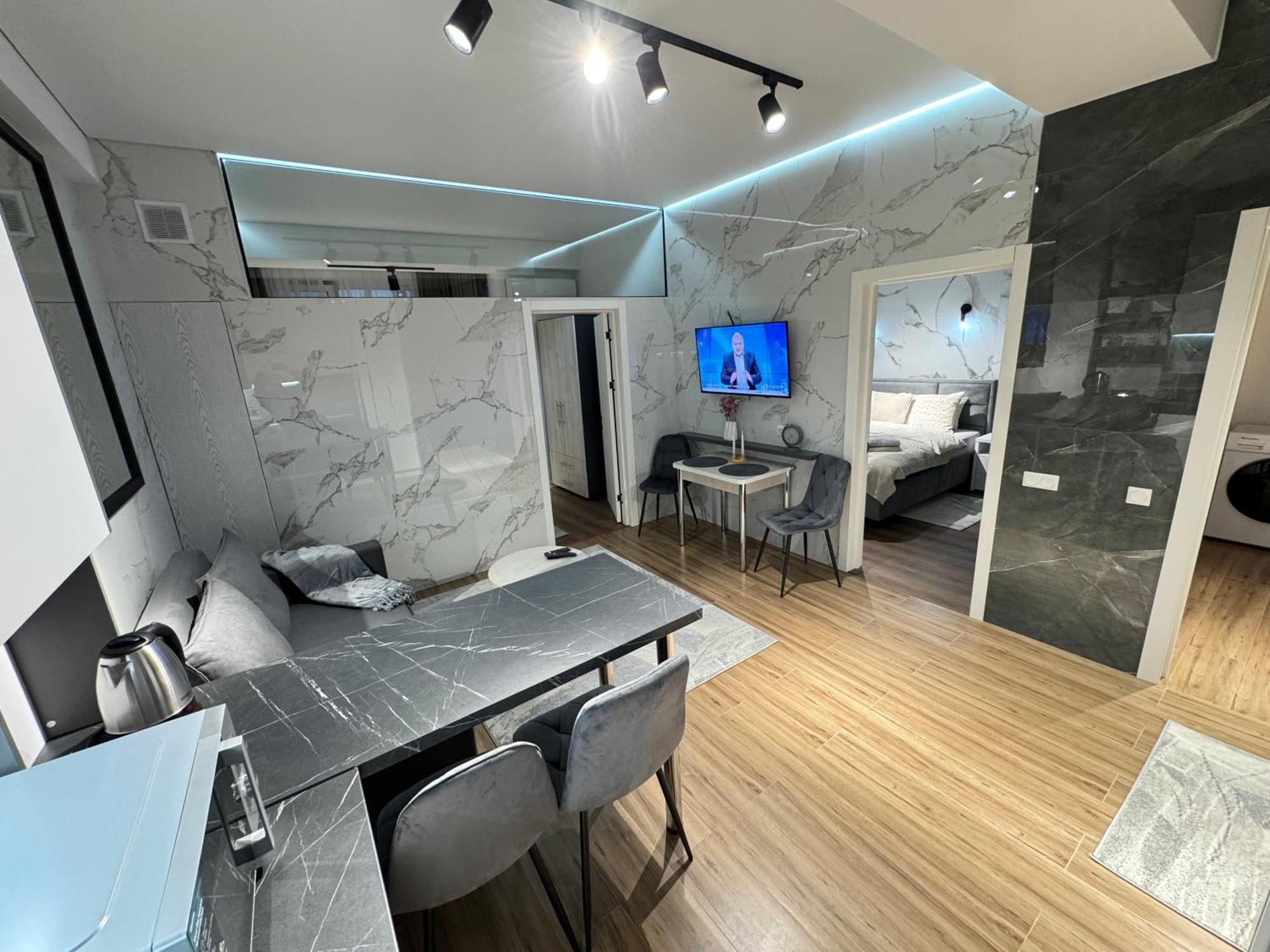 Rentnow New Lux Business In The Center Apartament *