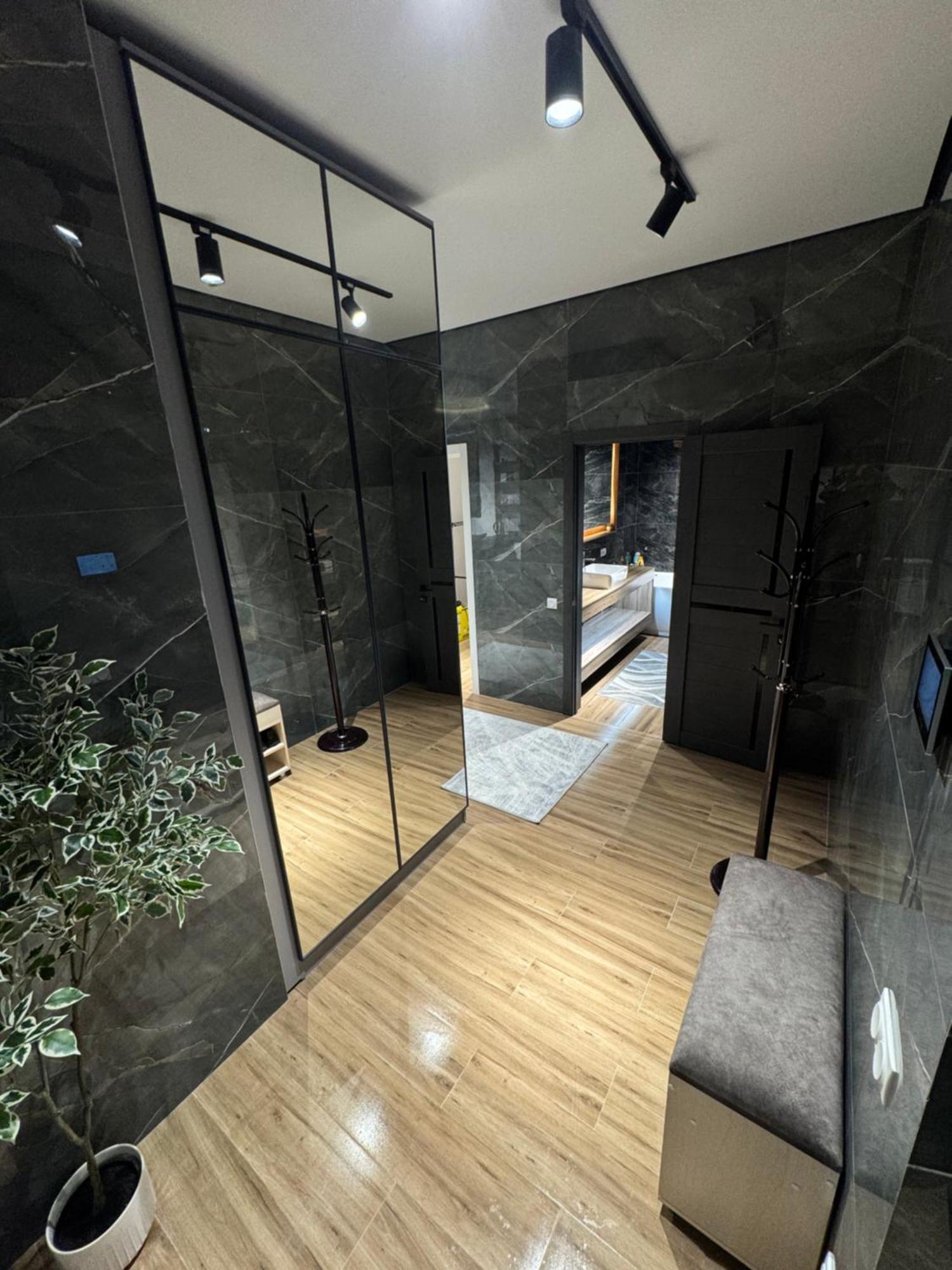 Rentnow New Lux Business In The Center