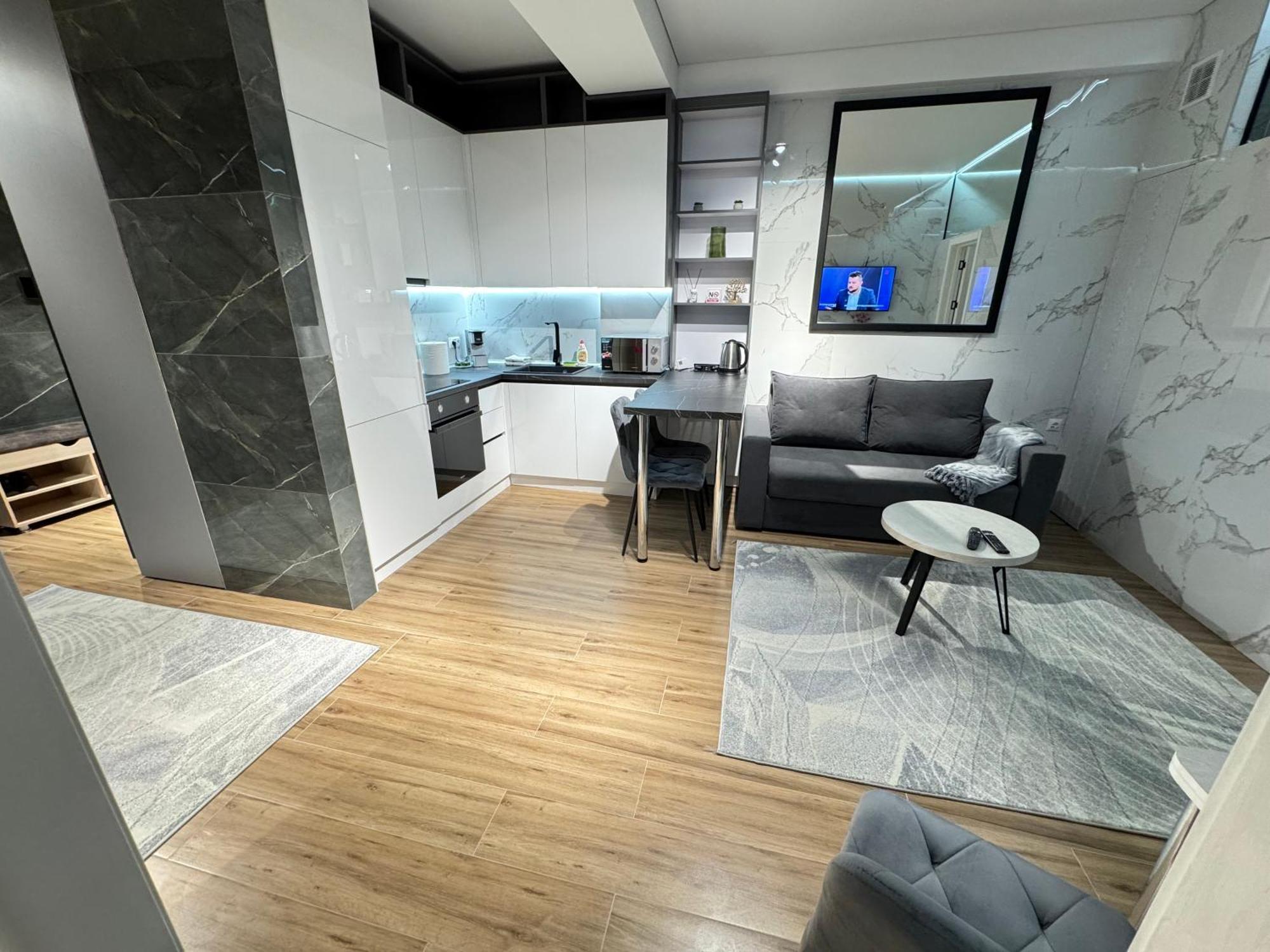 Rentnow New Lux Business In The Center