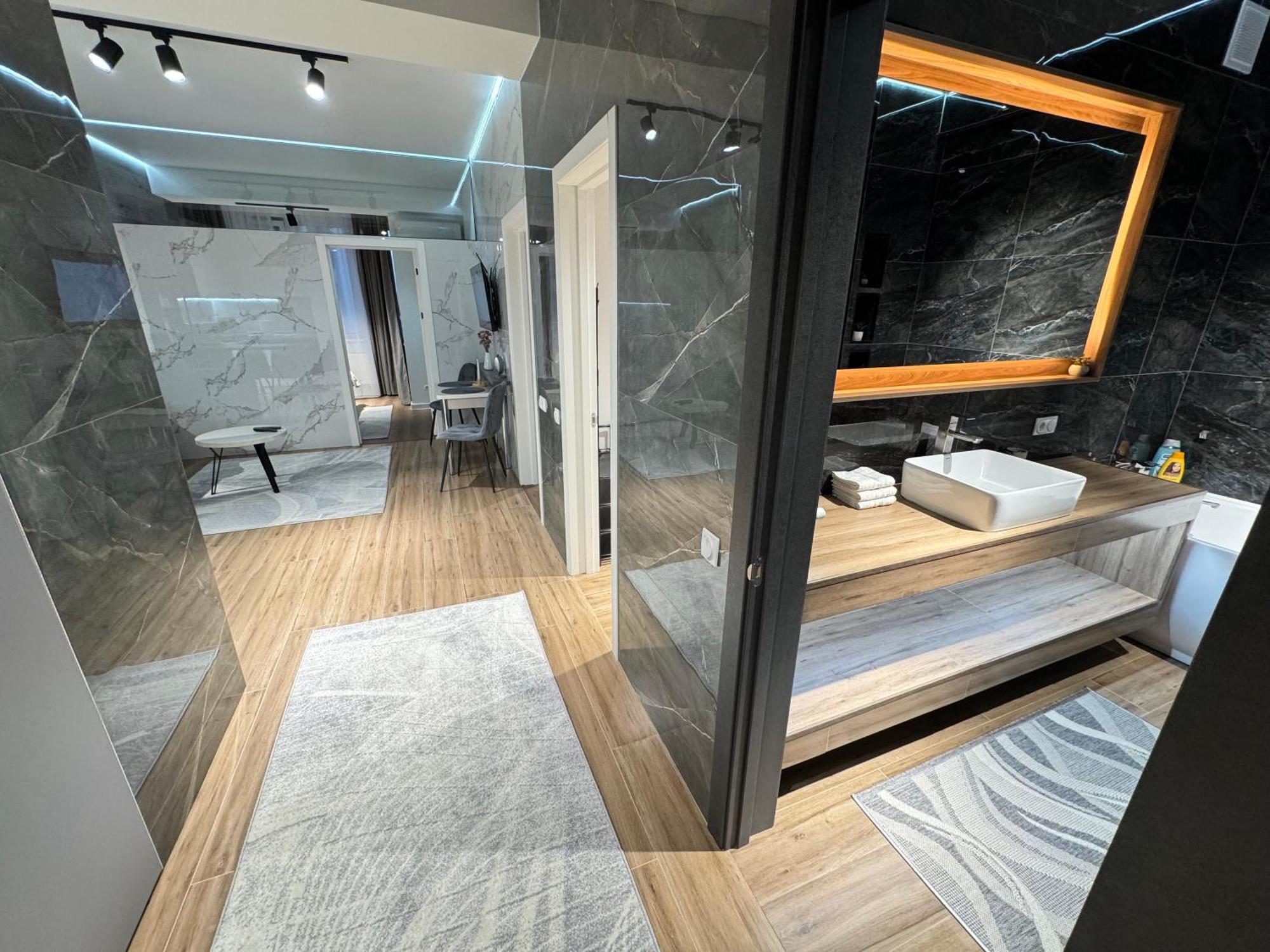 Rentnow New Lux Business In The Center Chisinau