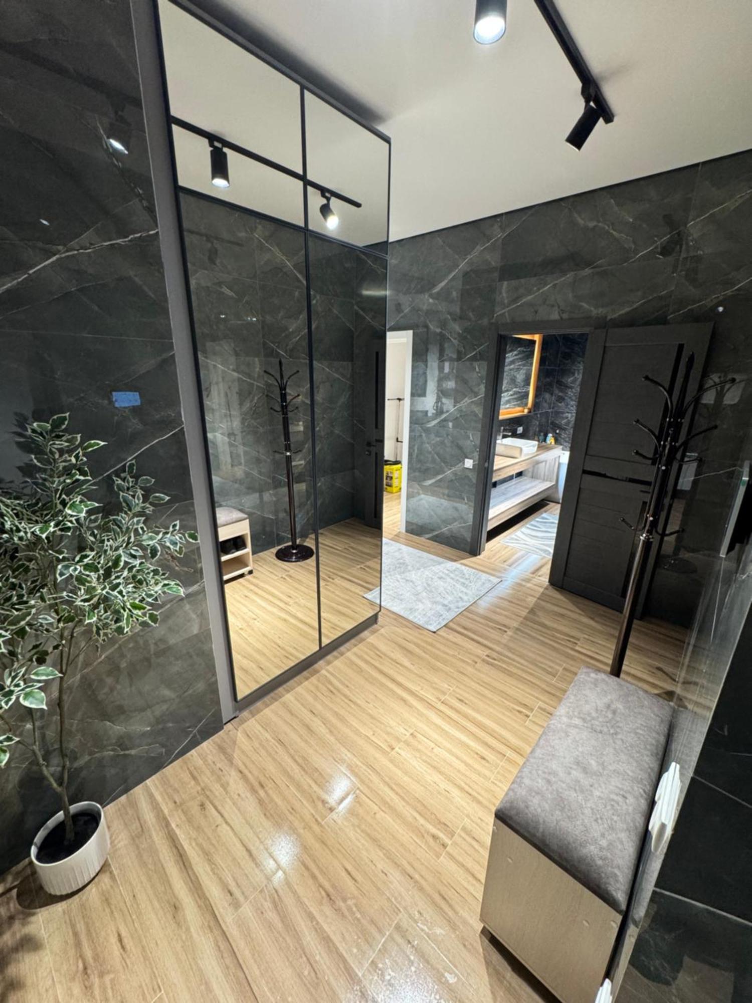Rentnow New Lux Business In The Center
